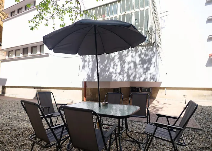 Central Old Town Oasis - Ap 10