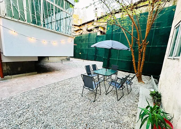 Central Old Town Oasis - Ap 10
